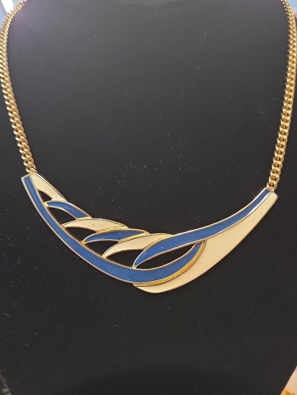 Vintage Trifari Gold Tone Blue Cream Enamel Statement Necklace